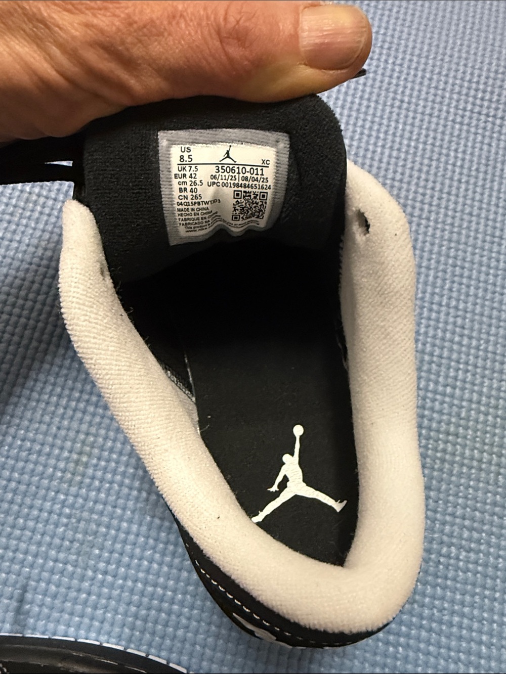 Men's Jordan 1 Flight Low Black Low-Top Basketball Sneakers with White Accents - Picture 4 of 6